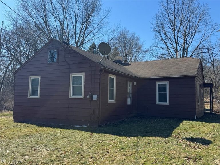 2160 Ingersoll Drive, Akron, OH, 44320