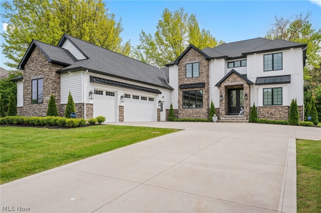 24210 Deptford Drive, Beachwood, OH