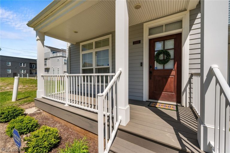 12203 Ashbury Avenue, Cleveland, OH - Photo 4