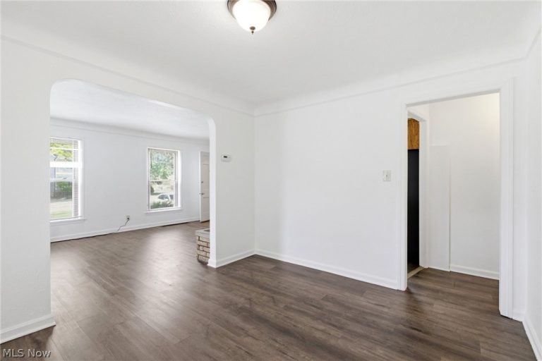 2261 Warren Road, Lakewood, OH - Photo 4