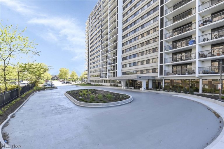 12550 Lake Avenue #1509, Lakewood, OH - Photo 3