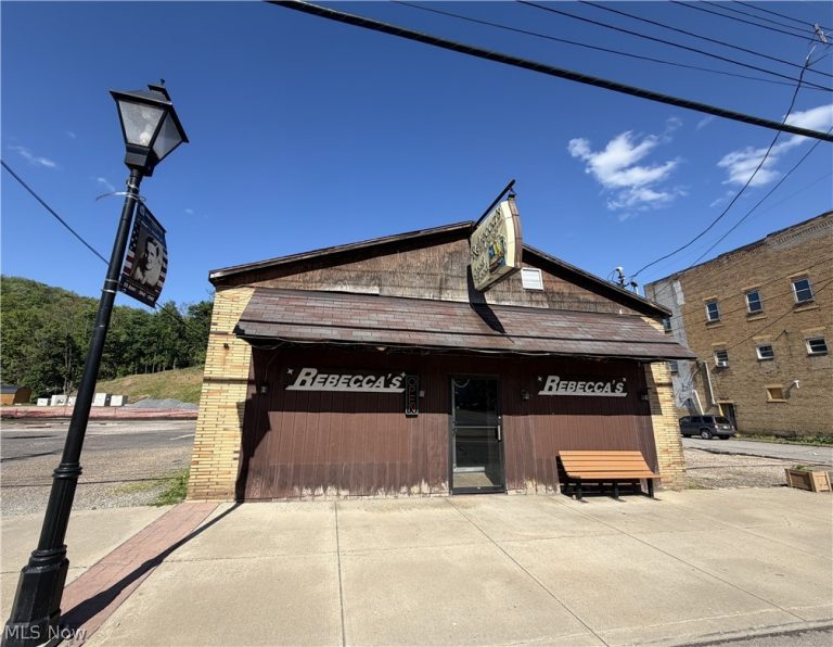 202 North Chester Street, New Cumberland, WV - Photo 5