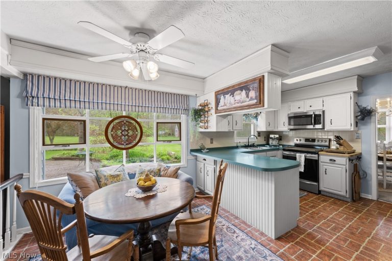 1200 Crackel Road, Aurora, OH - Photo 5