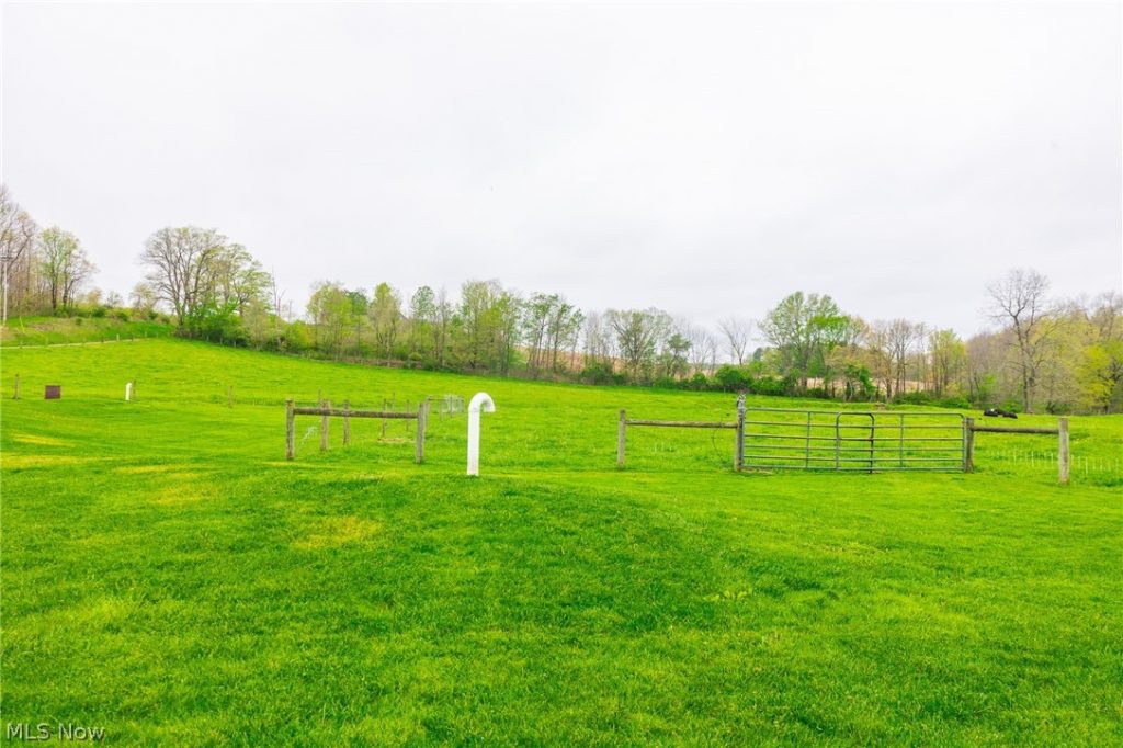 14655 Township Road 213, Lakeville, OH