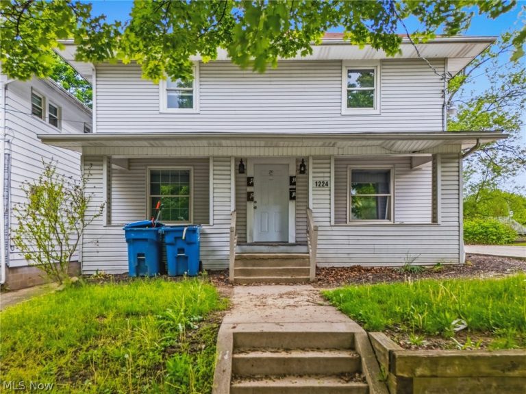 1224 Pondview Avenue, Akron, OH - Photo 3