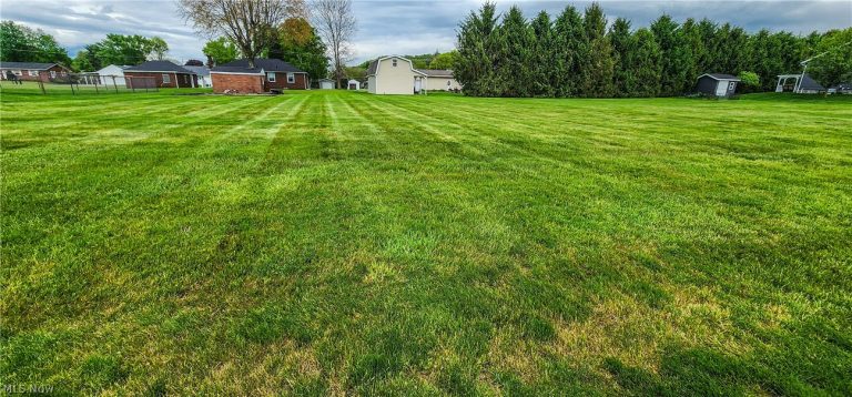 112 Hemlock Avenue, Waynesburg, OH, 44688