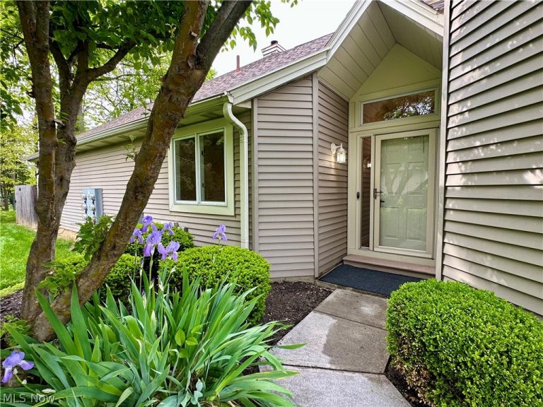 117 Ambleside Way, Amherst, OH - Photo 2