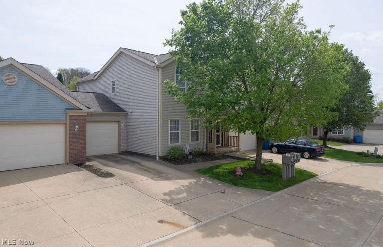 8683 Kingfisher Lane, Macedonia, OH - Photo 5