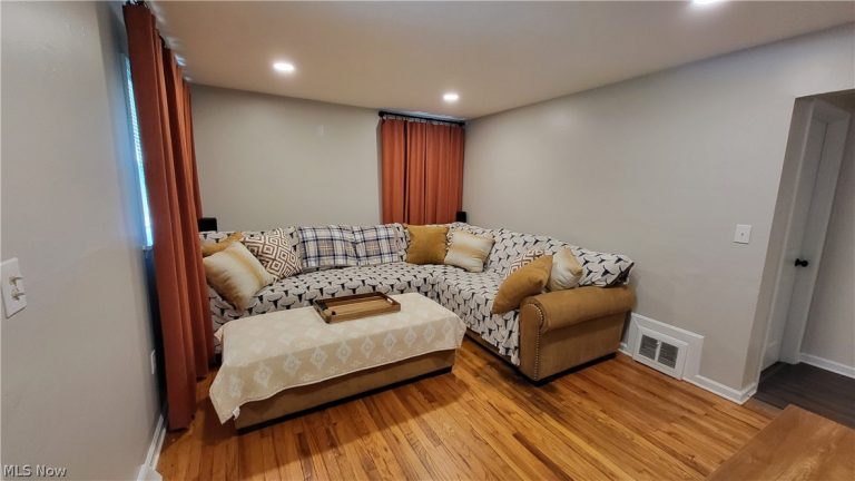 5110 Montauk Avenue, Parma, OH - Photo 2