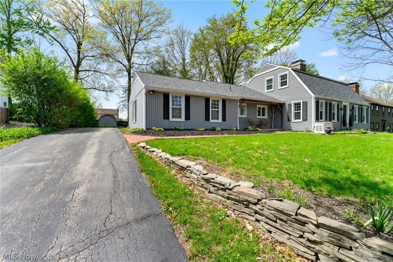 830 Blueberry Hill Drive, Canfield, OH - Photo 2