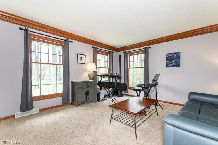 16730 Brigadoon Drive, Chagrin Falls, OH - Photo 6