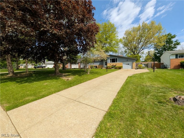 16116 Lanier Avenue, Strongsville, OH - Photo 2