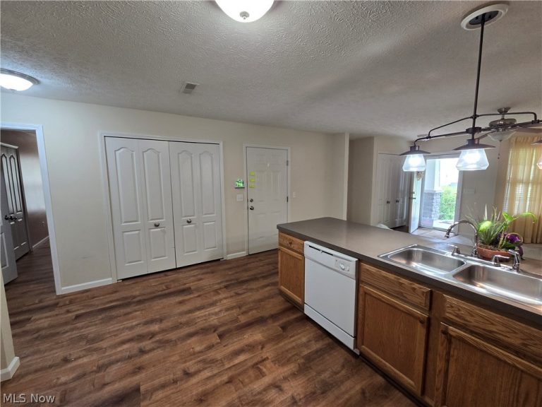 745 Lexington Avenue, Youngstown, OH - Photo 8