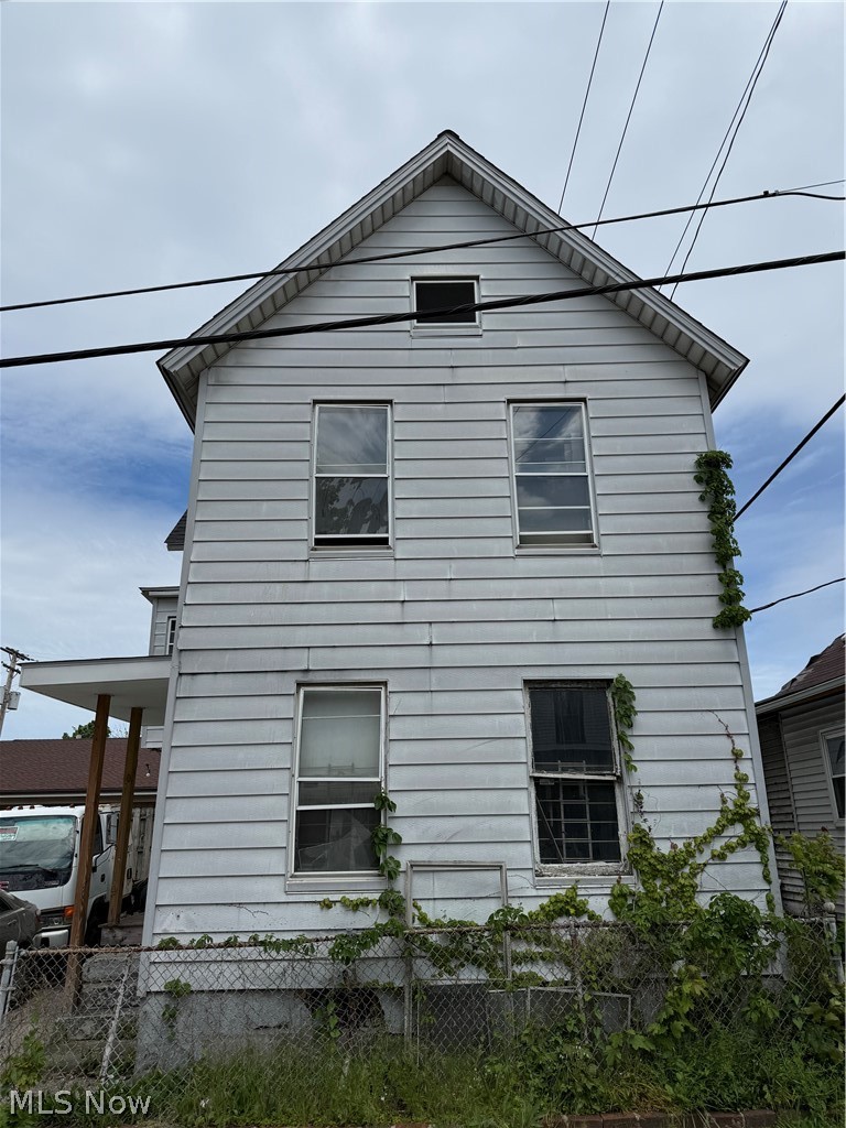 1517 33rd Street, Cleveland, OH, 44114