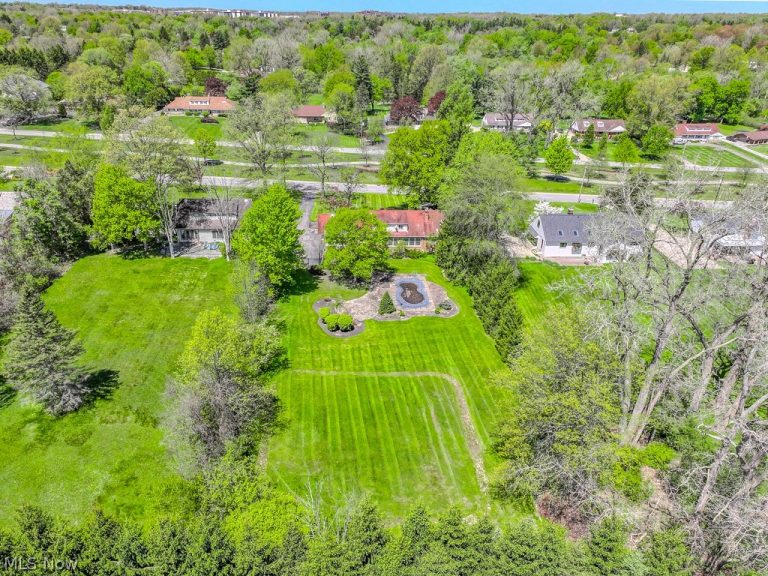 29426 Gates Mills Boulevard, Pepper Pike, OH - Photo 2