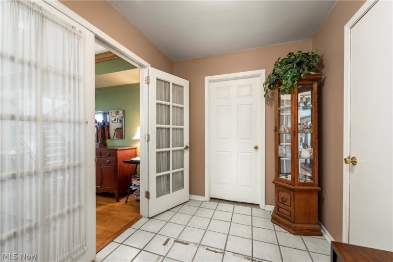 457 Dover Center Road, Bay Village, OH - Photo 6