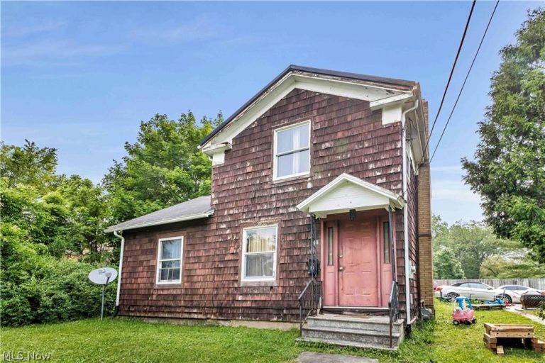 81 Pleasant Street, Oberlin, OH, 44074