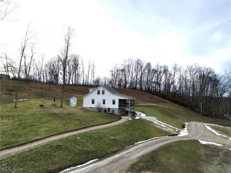 21252 OXFORD Road, Salesville, OH - Photo 6