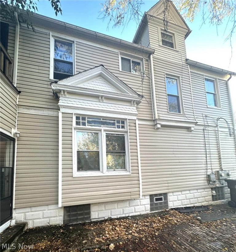 1713 69th Place, Cleveland, OH - Photo 3