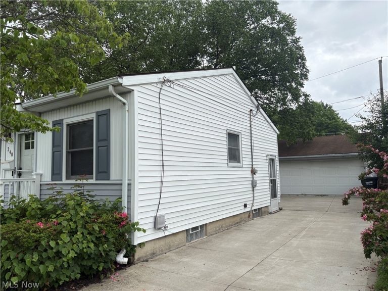 340 Hickory Drive, Berea, OH - Photo 3