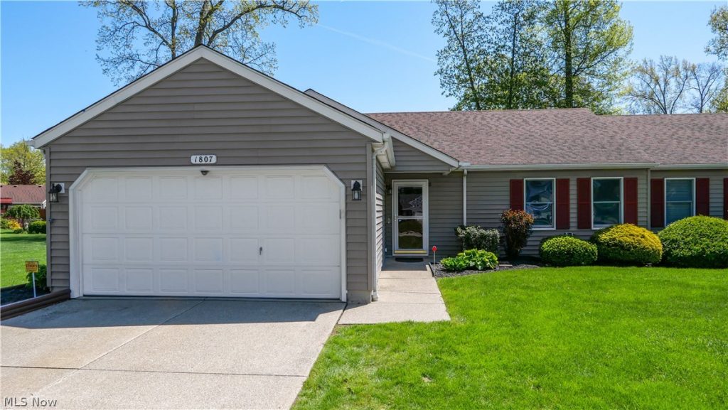 1807 Sandalwood Drive, Avon, OH
