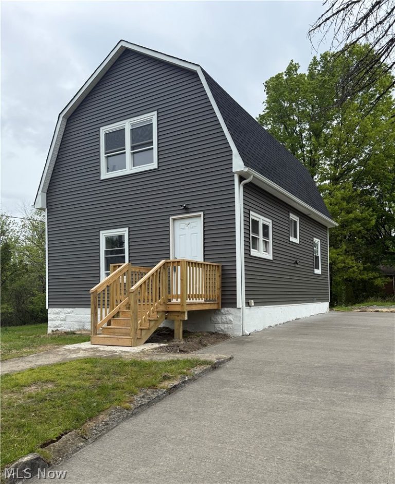 418 Glenaven Avenue, Youngstown, OH - Photo 2