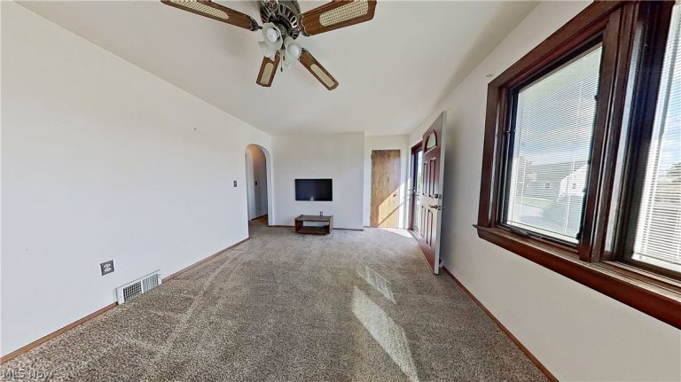 501 Helen Street, Weirton, WV - Photo 3