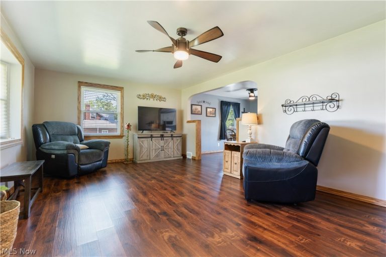 4260 Broadway Avenue, Louisville, OH - Photo 3