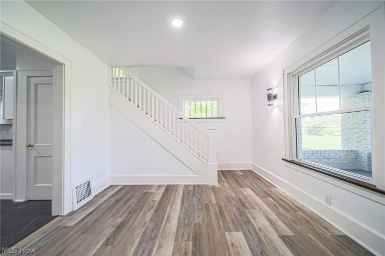 13240 Sandusky Drive, Beach City, OH - Photo 6