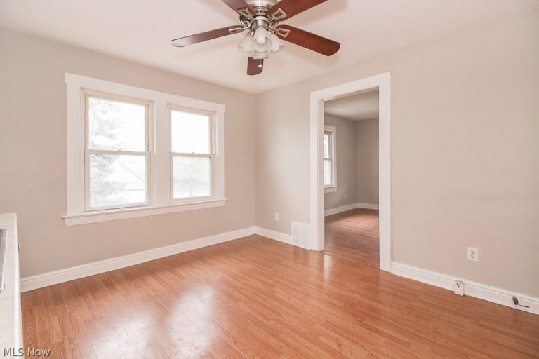 19211 Shawnee Avenue #2/UP, Cleveland, OH - Photo 6