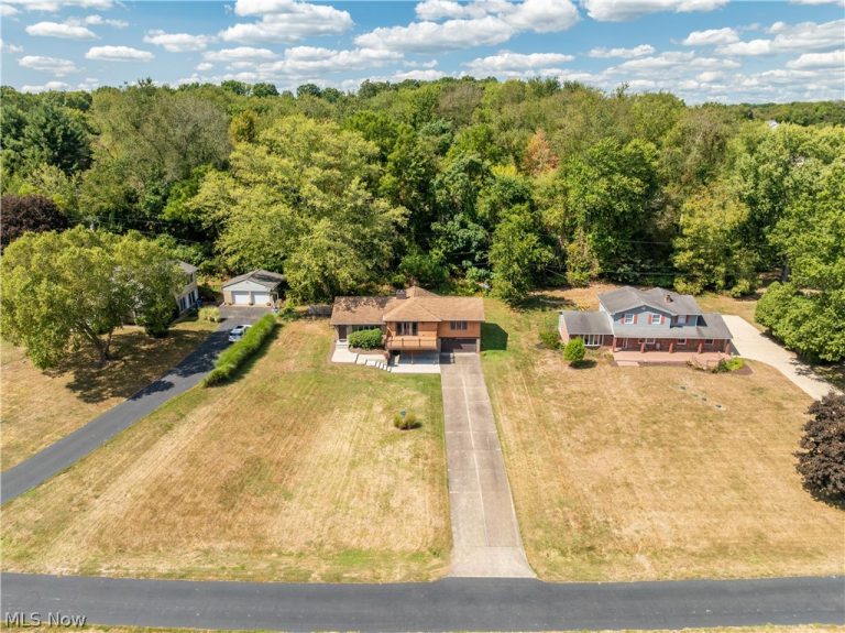 5265 Pin Oak Street, Massillon, OH - Photo 4