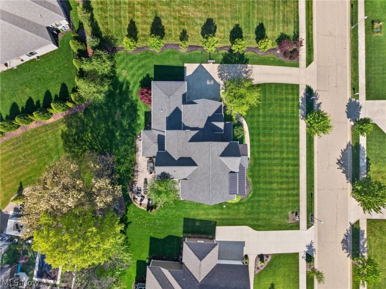 1323 Springbury Drive, Uniontown, OH - Photo 2