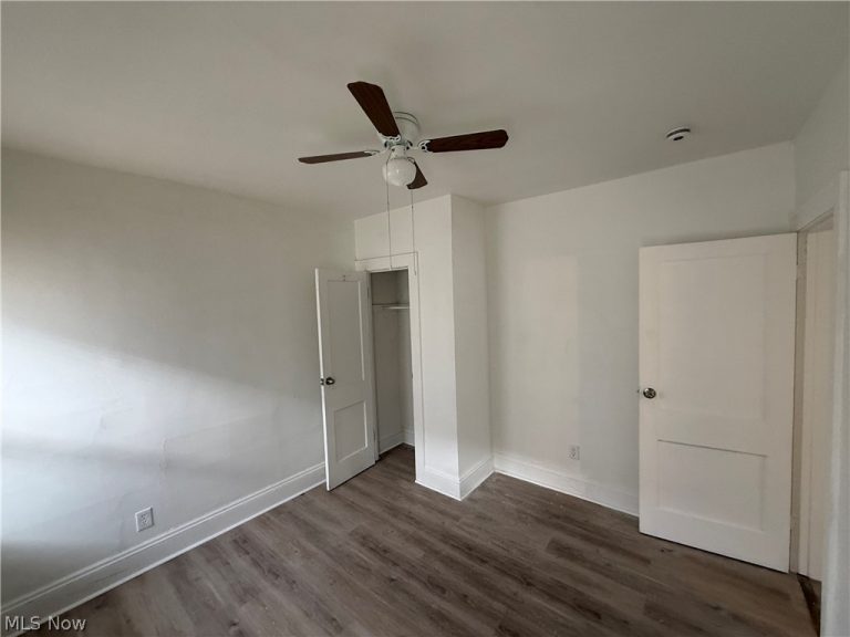 829 Helmsdale Road, Cleveland Heights, OH - Photo 2