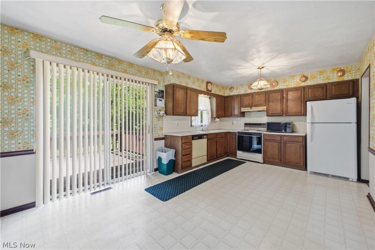 3531 Shirley Road, Youngstown, OH - Photo 8