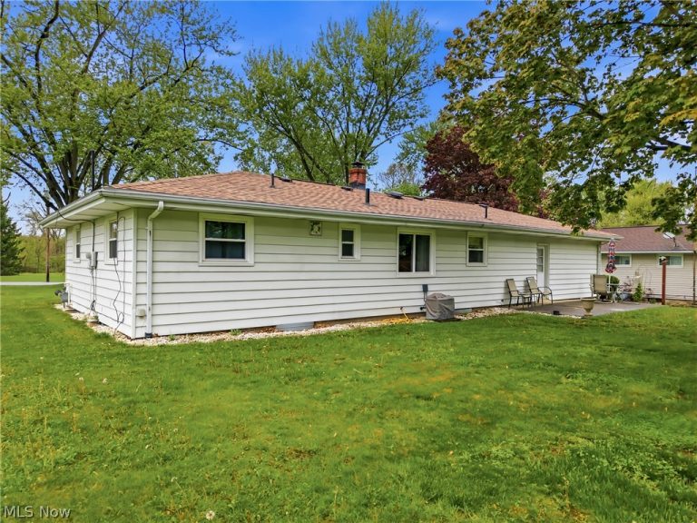 3130 Lynwood Drive, Warren, OH - Photo 6