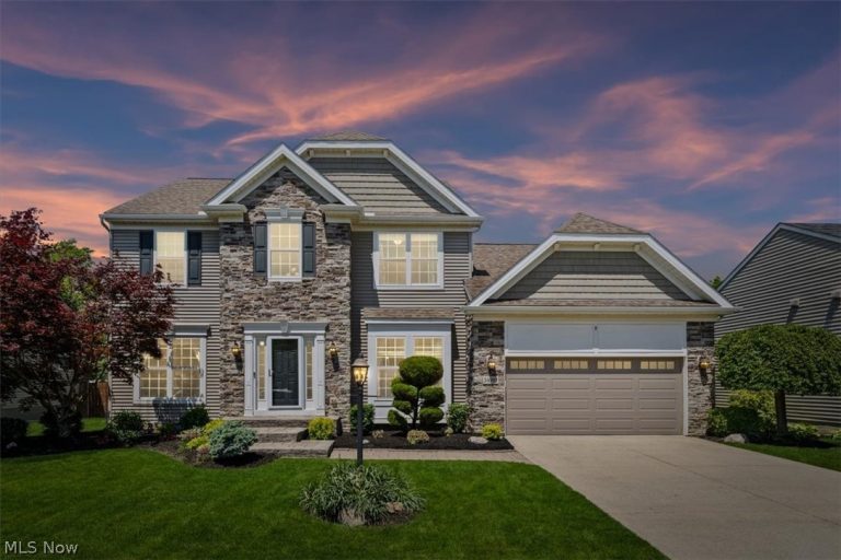 34592 Braemore Drive, North Ridgeville, OH - Photo 2