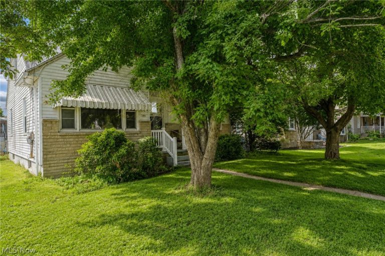 3304 4th Avenue, Vienna, WV - Photo 3