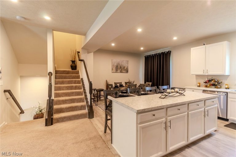 5182 Jude Court, Willoughby, OH - Photo 4