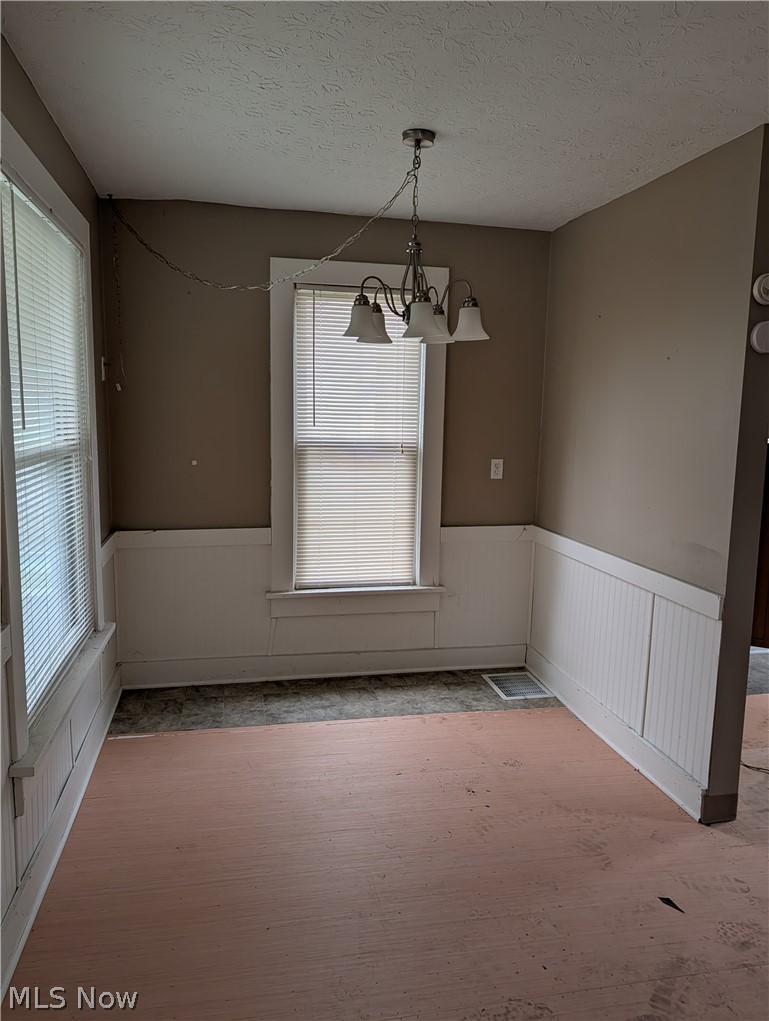 225 Ohio Avenue, Sebring, OH - Photo 5