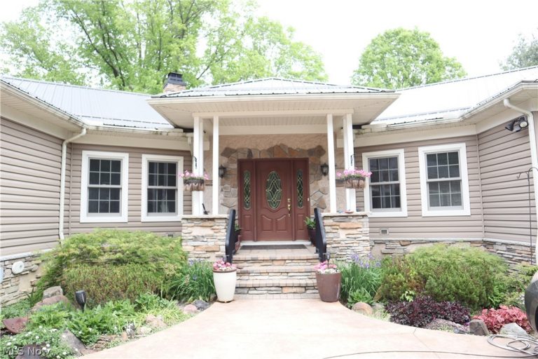 7509 Girdle Road, West Farmington, OH, 44491