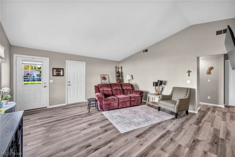 7300 Olde Farm Lane, Mentor, OH - Photo 8