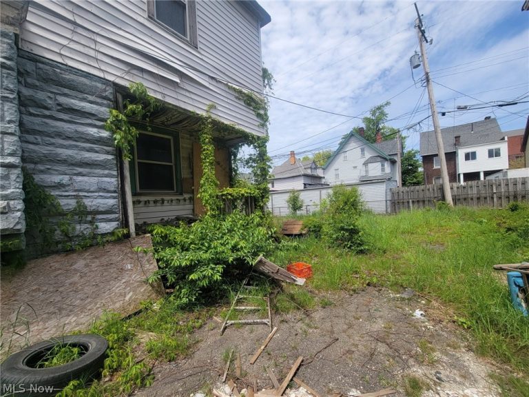 1737 Lakefront Avenue, East Cleveland, OH - Photo 4