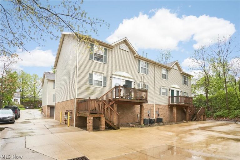 1041 Clyde Avenue, Cuyahoga Falls, OH - Photo 3