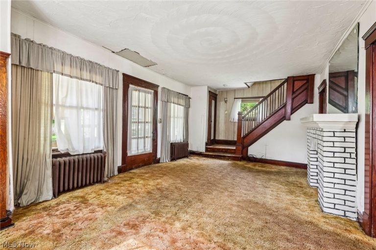 549 Parkdale Drive, Akron, OH - Photo 3