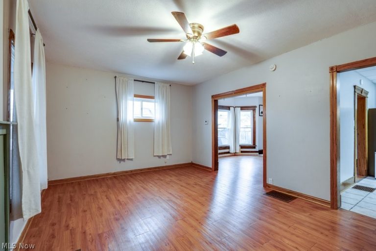 3027 Glen Place, Canton, OH - Photo 5