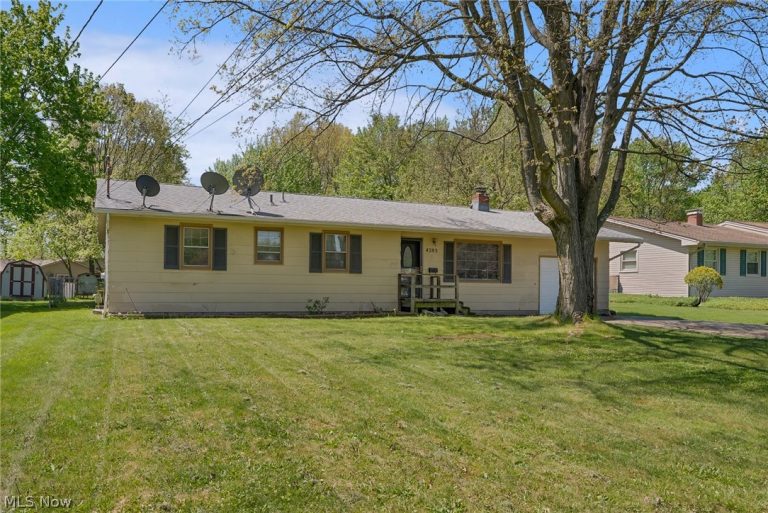 4285 Kerrybrook Drive, Youngstown, OH - Photo 3
