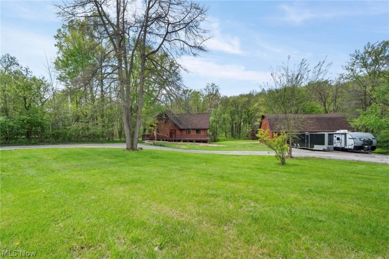 11104 Clarke Road, Columbia Station, OH - Photo 4