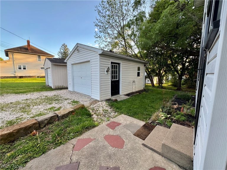 1409 Spring Street, Coshocton, OH - Photo 6