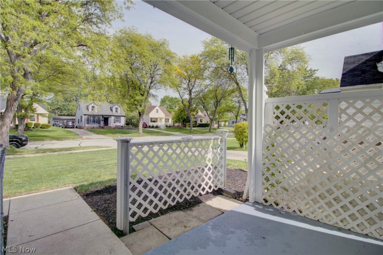 6836 Beresford Avenue, Parma Heights, OH - Photo 4