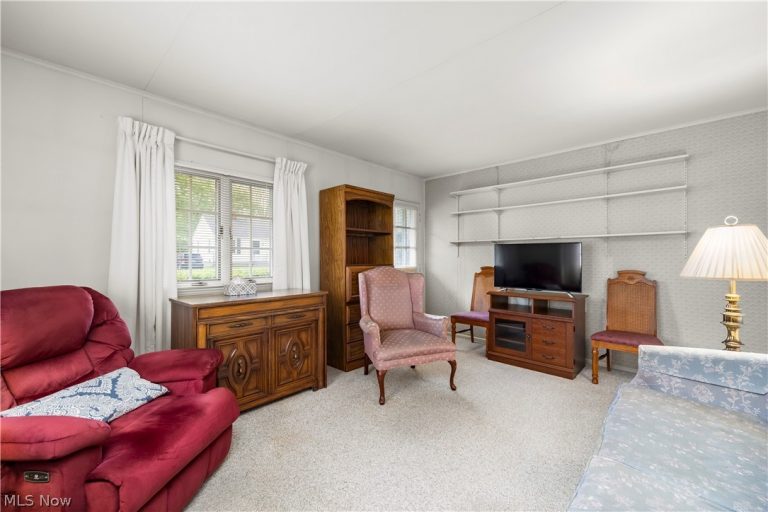 166 Caroline Street, Elyria, OH - Photo 4